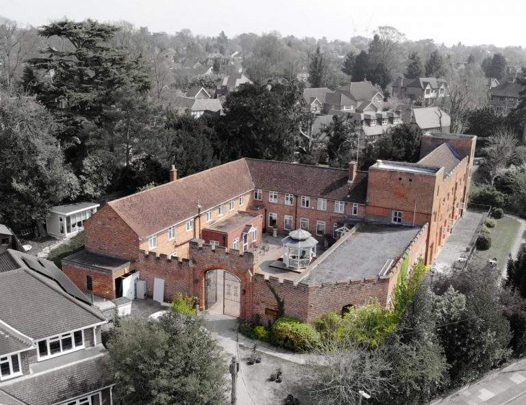 Cassiobury Court Addiction Treatment Centre In Watford