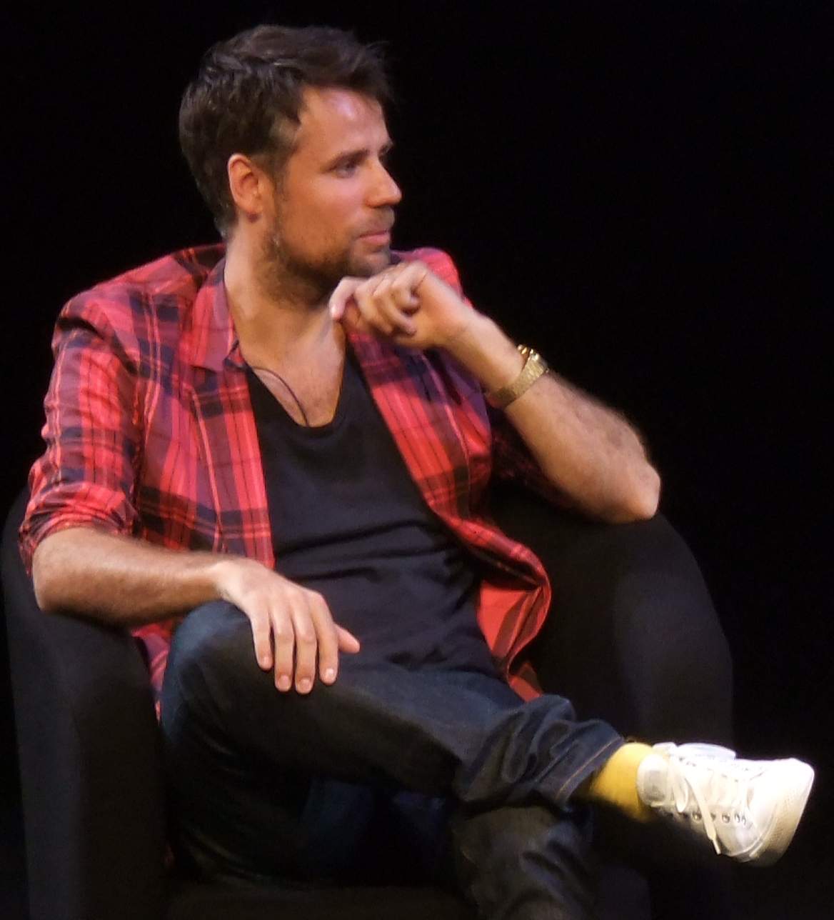 Richard Bacon Confesses to Being Addicted to Alcohol
