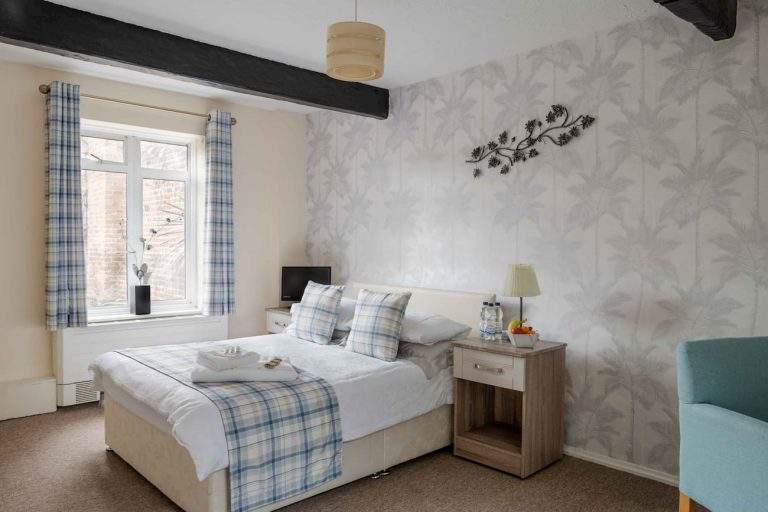 Cassiobury Court Bedroom Double