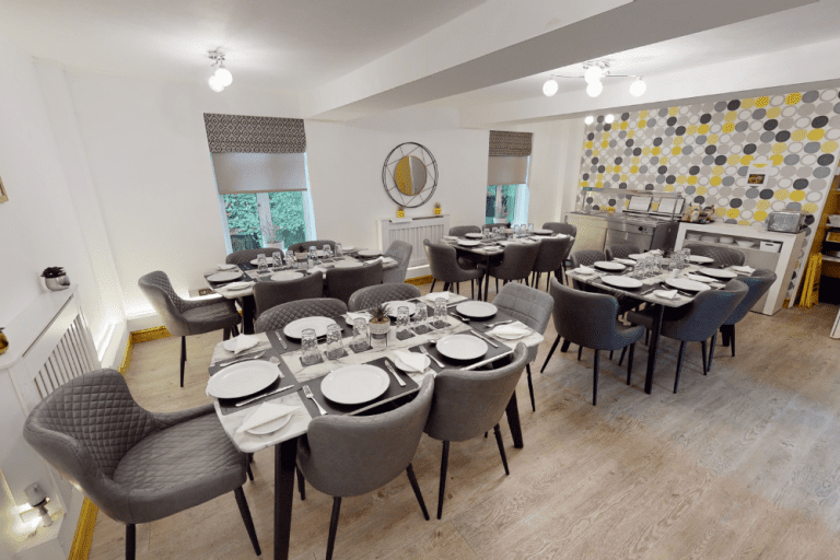 Cassiobury dining room