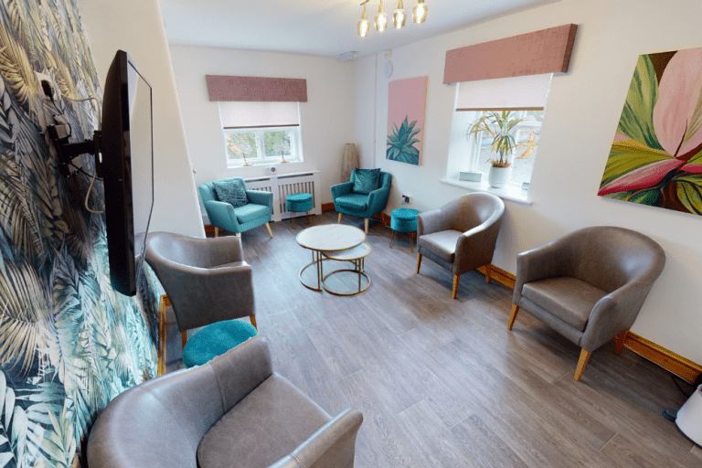 Cassiobury seating area