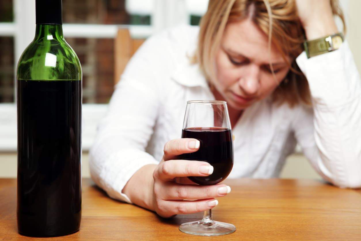 Alcohol Addiction Signs, Complications and Recovery